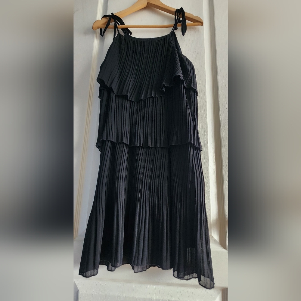 Design Lab Lord & Taylor Black Pleated Tiered Midi Dress with Tie Straps NWOT
